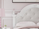 Kozlani Bedroom