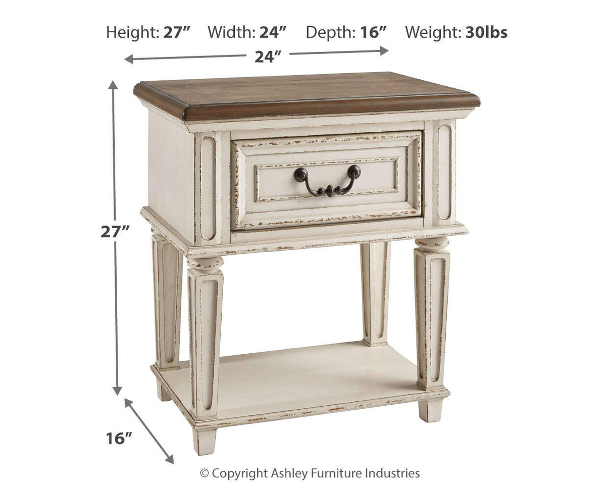Realyn King Panel Bed, Dresser, Mirror and Nightstand