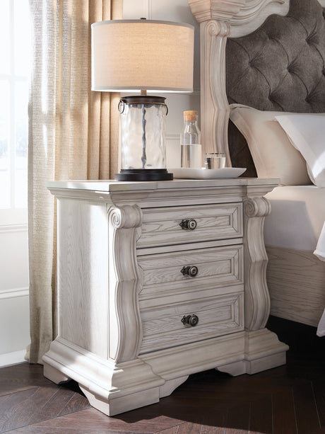 Nashville Furniture Outlets - Ashley Furniture - Bruchandi Bedroom - California King Upholstered Panel Bed / Antique White - PCB948B5