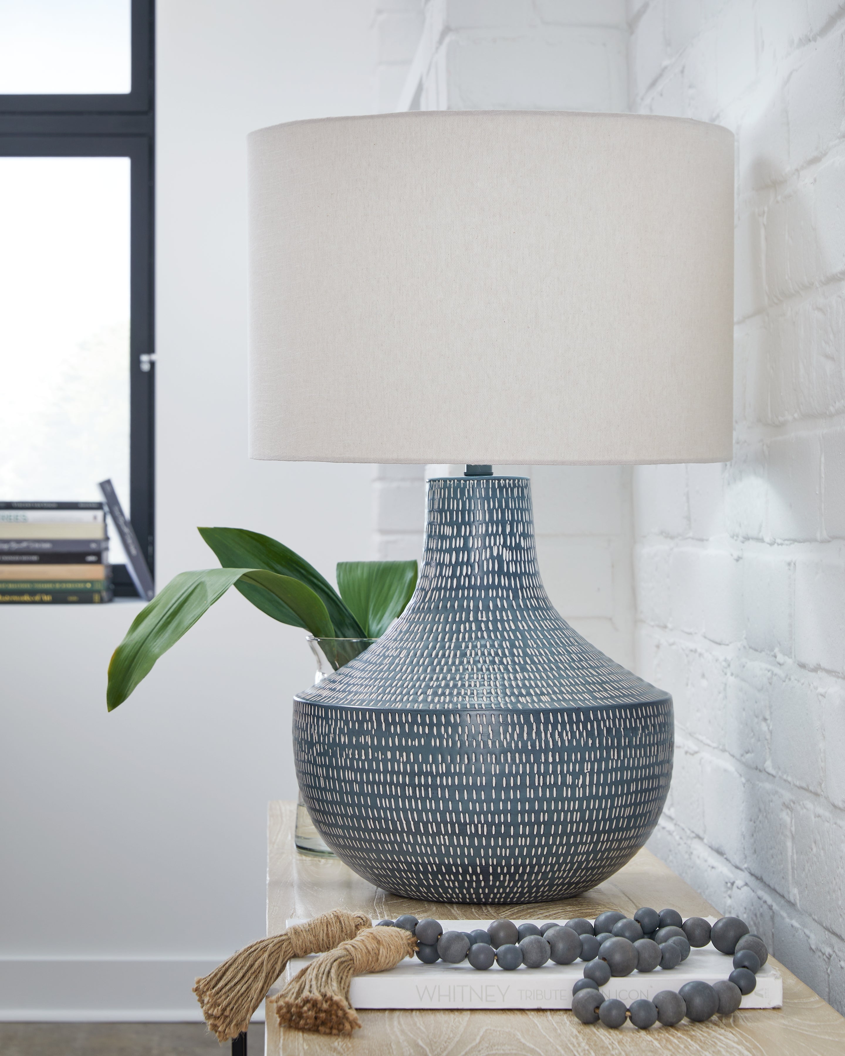 Ashley Furniture Schylarmont Lighting