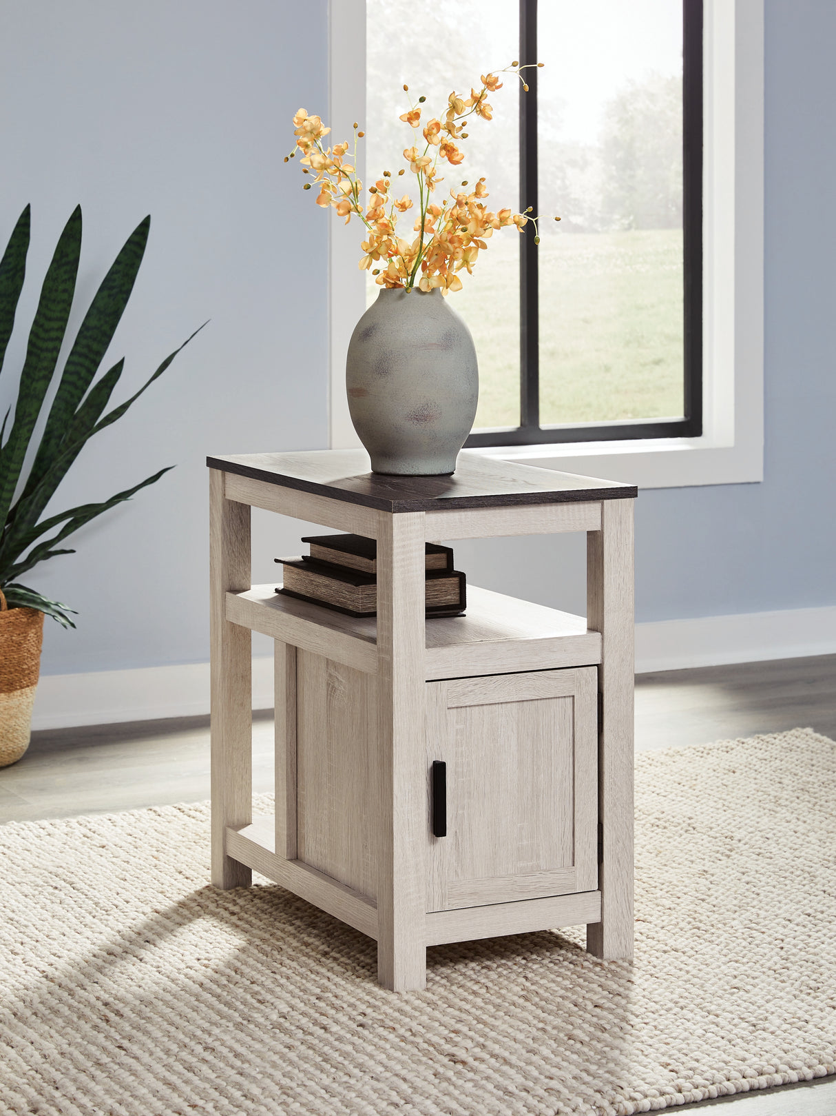 Nashville Furniture Outlets - Ashley Furniture - Fendenmore Chairside End Table - Chair Side End Table / Two-tone - T190-217