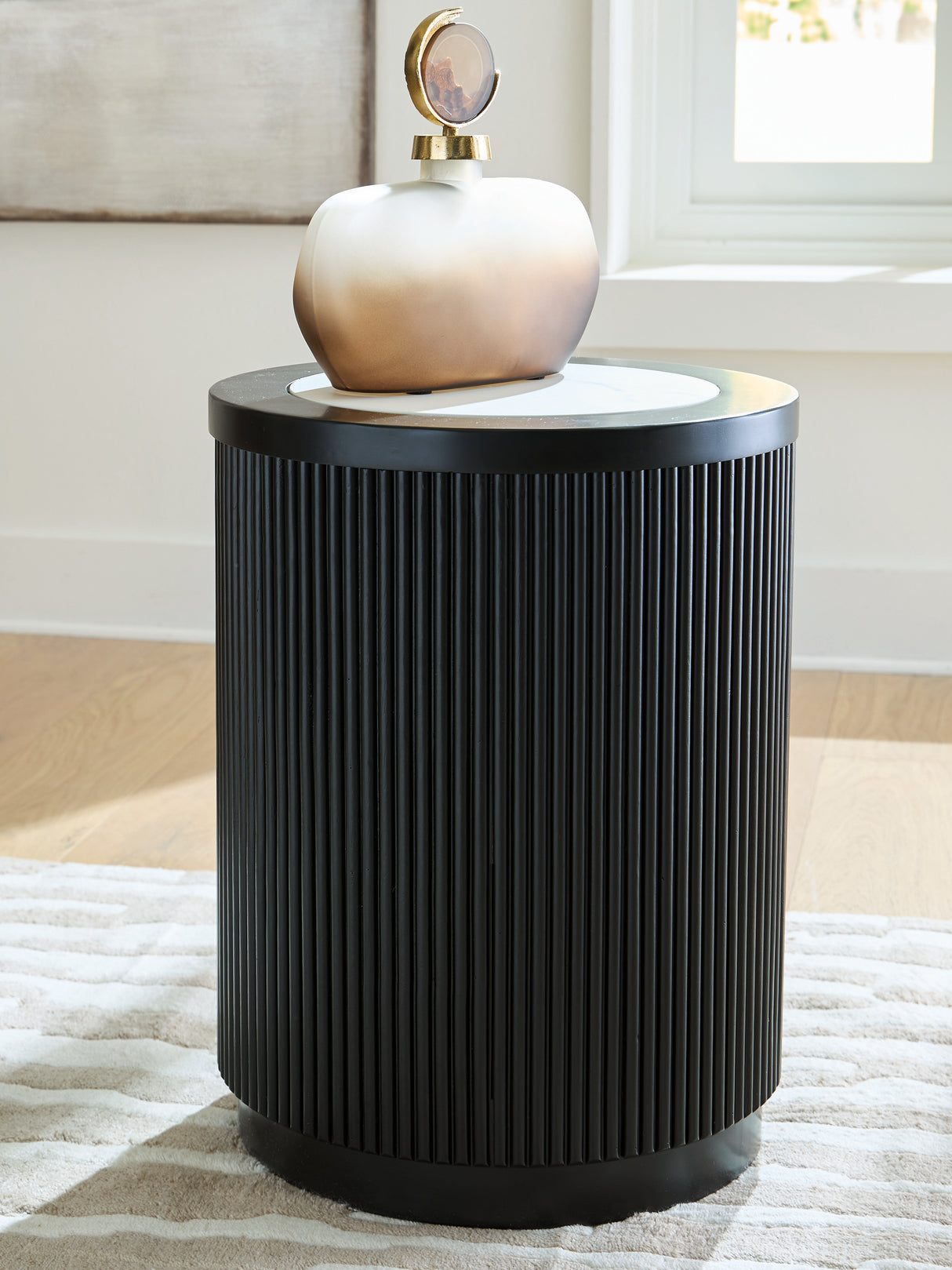 Nashville Furniture Outlets - Ashley Furniture - Grayman End Table - Round End Table - T650-6