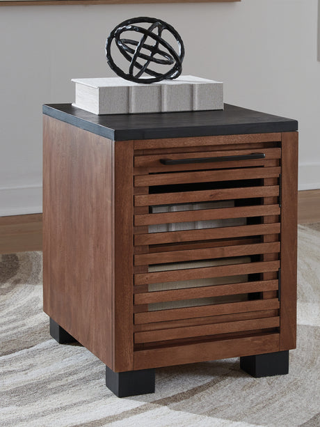 Nashville Furniture Outlets - Ashley Furniture - Kallari Chairside End Table - Chair Side End Table / Warm Brown/Black - T737-7